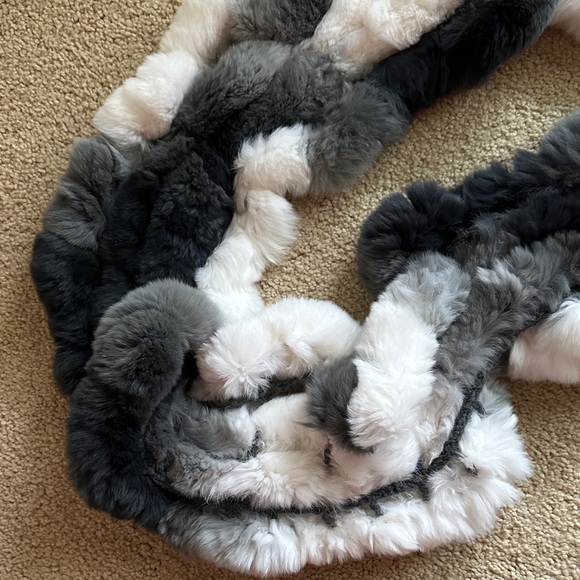 Genuine Rabbit Fur Infinity Scarf - Picture 2 of 3